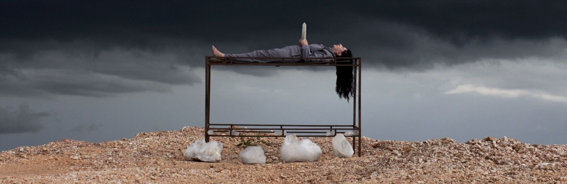 深入洞穴 by 川贝母