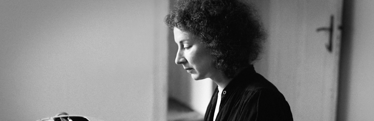 非凡女子的形成 by 饱妮