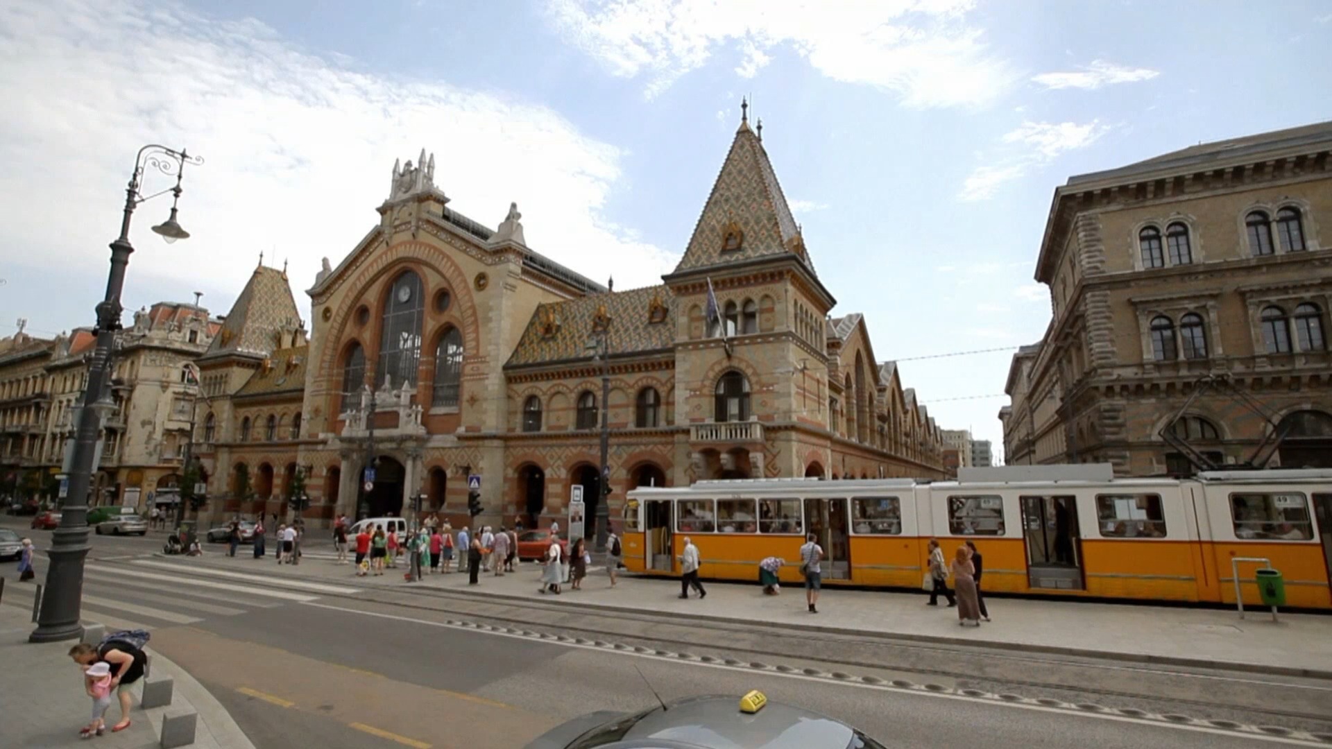 FOOD MARKETS : In the Belly of the City - Budapest